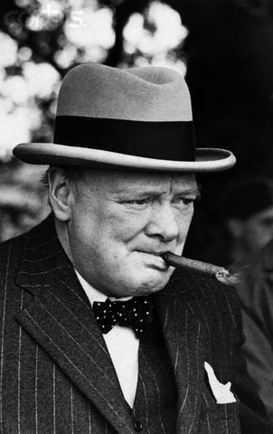 Уинстон Черчиль с сигарой 